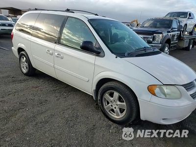 Zdjęcie 12 z 15 samochodu: 2005 DODGE GRAND CARAVAN SXT VIN:2D4GP44L55R404403 - miniatura