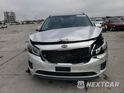 Zdjęcie 12 z 15 samochodu: 2017 KIA SEDONA LX VIN:KNDMB5C10H6265930 - miniatura