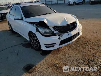 Zdjęcie 10 z 14 samochodu: 2013 MERCEDES-BENZ C 250 VIN:WDDGF4HB4DA799006 - miniatura