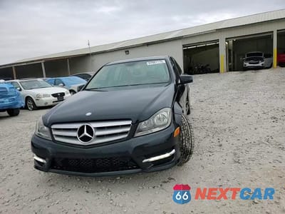 Zdjęcie 13 z 13 samochodu: 2012 MERCEDES-BENZ C 250 VIN:WDDGF4HB8CR207137 - miniatura