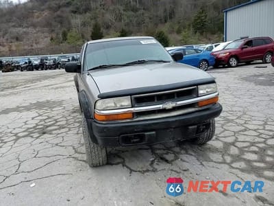 Zdjęcie 13 z 14 samochodu: 2001 CHEVROLET S TRUCK S10 VIN:1GCCT19W618113052 - miniatura