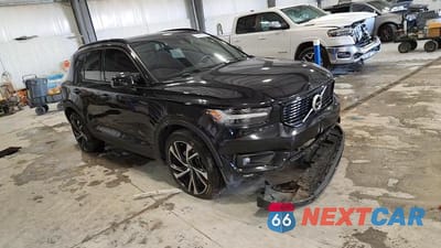 Zdjęcie 14 z 15 samochodu: 2021 VOLVO XC40 T5 R-DESIGN VIN:YV4162UMXM2444439 - miniatura