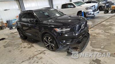 Zdjęcie 14 z 15 samochodu: 2021 VOLVO XC40 T5 R-DESIGN VIN:YV4162UMXM2444439 - miniatura