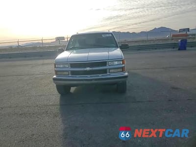 Zdjęcie 14 z 15 samochodu: 1999 CHEVROLET SUBURBAN C2500 VIN:3GNGC26JXXG196818 - miniatura