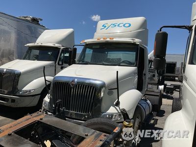 2009 International 8600 2009 (unverified) International 8600 4x2 S/A Day Cab Truck Tractor 1HSHWAHN99J157533 - główne zdjęcie licytacji z USA - miniatura