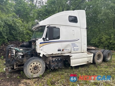 2007 Volvo Vnl 2007 Volvo VNL 6x4 T/A Sleeper Truck Tractor (Inoperable) 4V4NC9GH37N447680 - główne zdjęcie licytacji z USA - miniatura