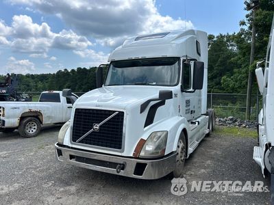 2015 Volvo Vnl 2015 Volvo VNL 6x4 T/A Sleeper Truck Tractor (Inoperable) 4V4NC9EH6FN919517 - główne zdjęcie licytacji z USA - miniatura