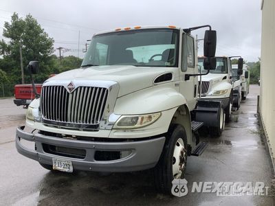 2012 International 4400 2012 International 4400 4x2 S/A Day Cab Truck Tractor 1HSMKAAN2CH062895 - główne zdjęcie licytacji z USA - miniatura