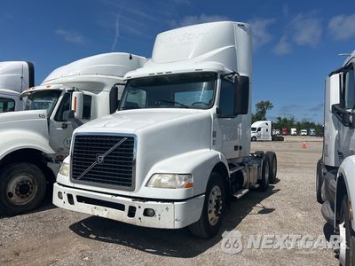 2018 Volvo Vnm 2018 Volvo VNM 6x4 T/A Day Cab Truck Tractor (Inoperable) 4V4MC9DG8JN891779 - główne zdjęcie licytacji z USA - miniatura