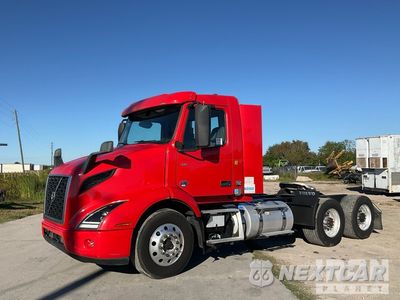 2021 Volvo 2021 Volvo VNR 6x2 T/A Day Cab Truck Tractor 4V4WB9DH3MN284052 - główne zdjęcie licytacji z USA - miniatura