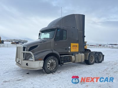 2019 Volvo Vnr 2019 Volvo VNR 6x4 T/A Sleeper Truck Tractor 4V4WC9EJ3KN220587 - główne zdjęcie licytacji z USA - miniatura