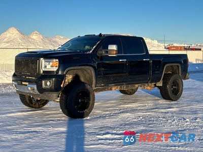 2017 GMC 2500 Hd 2017 GMC 2500 HD Denali 4x4 Crew Cab Pickup 1GT12UEY3HF145269 - główne zdjęcie licytacji z USA - miniatura