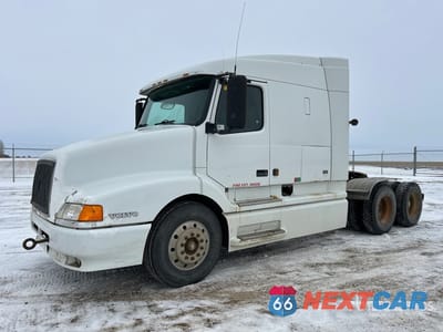 2000 Volvo Vn 2000 Volvo VN 6x4 T/A Sleeper Truck Tractor 4V4ND1GH9YN786931 - główne zdjęcie licytacji z USA - miniatura