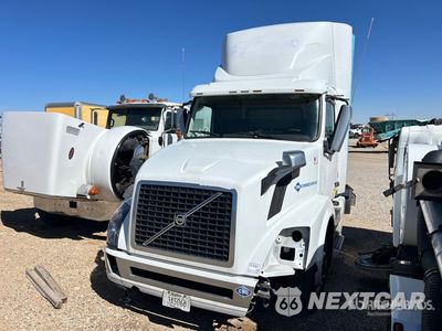 2018 Volvo Vnl 2018 Volvo VNL CNG 6x4 T/A Day Cab Truck Tractor (Inoperable) 4V5NC9UG4JN993726 - główne zdjęcie licytacji z USA - miniatura