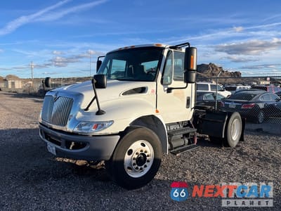 2004 International 4400 2004 (unverified) International 4400 4x2 S/A Day Cab Truck Tractor (Inoperable) 1HSMKADN54H676742 - główne zdjęcie licytacji z USA - miniatura