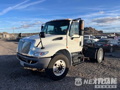 2004 International 4400 2004 (unverified) International 4400 4x2 S/A Day Cab Truck Tractor (Inoperable) 1HSMKADN54H676742 - główne zdjęcie licytacji z USA - miniatura