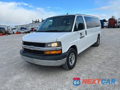 2013 Chevrolet Express 3500 2013 Chevrolet Express 3500 12 Passenger Van 1GAZG1FAXD1123080 - główne zdjęcie licytacji z USA - miniatura