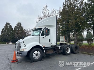 2013 International 8600 2013 International 8600 6x4 T/A Day Cab Truck Tractor 1HSHXSHR6DH259250 - główne zdjęcie licytacji z USA - miniatura