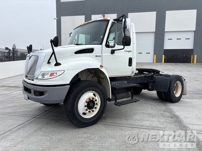 2014 International 4400 2014 International 4400 4x2 S/A Day Cab Truck Tractor 1HSMTAAN0EH775889 - główne zdjęcie licytacji z USA - miniatura