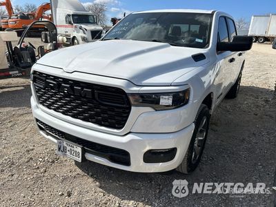 2025 Ram 1500 2025 Ram 1500 4x2 Crew Cab Pickup 1C6RREGG4SN661332 - główne zdjęcie licytacji z USA - miniatura
