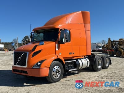 2019 Volvo Vnr 2019 Volvo VNR 6x4 T/A Sleeper Truck Tractor 4V4WC9EH9KN227251 - główne zdjęcie licytacji z USA - miniatura