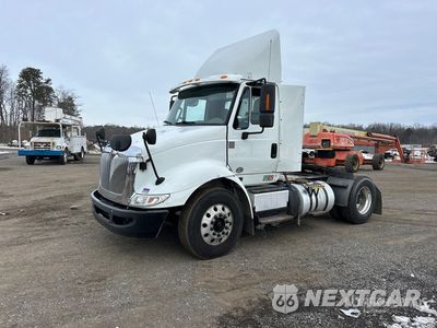2017 International 8600 2017 International 8600 4x2 S/A Day Cab Truck Tractor 3HSHWSNN1HN572383 - główne zdjęcie licytacji z USA - miniatura