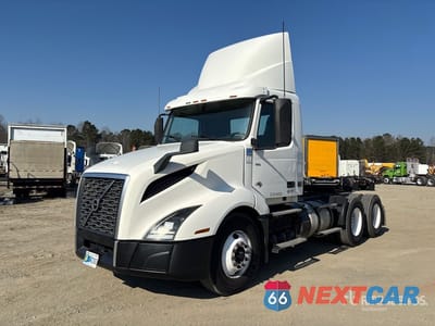 2019 Volvo Vnl 2019 Volvo VNL 6x4 T/A Day Cab Truck Tractor 4V4NC9EH3KN196977 - główne zdjęcie licytacji z USA - miniatura