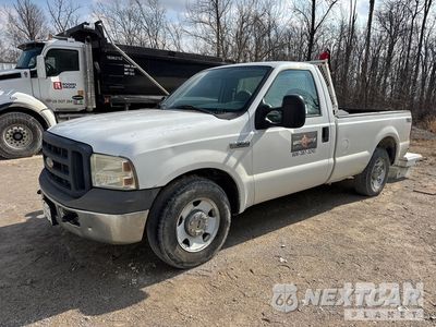 2006 Ford F-250 2006 Ford F250 XL 4x2 Pickup 1FTNF20596ED63324 - główne zdjęcie licytacji z USA - miniatura
