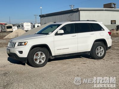 2016 Jeep Grand Cherokee Laredo 2016 Jeep Grand Cherokee Laredo 4WD SUV 1C4RJFAG4GC438807 - główne zdjęcie licytacji z USA - miniatura