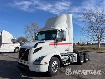 2020 Volvo 2020 Volvo VNR64T 6x4 T/A Day Cab Truck Tractor 4V4WC9EG6LN266730 - główne zdjęcie licytacji z USA - miniatura