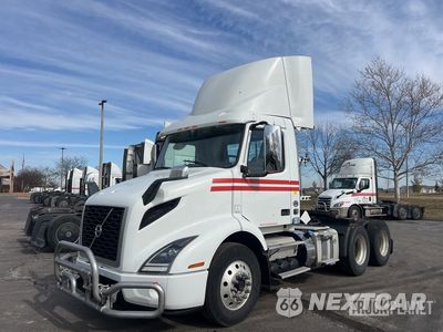2020 Volvo 2020 Volvo VNR64T 6x4 T/A Day Cab Truck Tractor 4V4WC9EG5LN266654 - główne zdjęcie licytacji z USA - miniatura