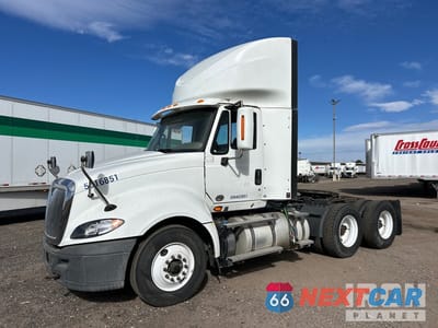 2016 International Prostar+ 122 2016 International Prostar+ 122 6x4 T/A Day Cab Truck Tractor 3HSDJAPR6GN402851 - główne zdjęcie licytacji z USA - miniatura
