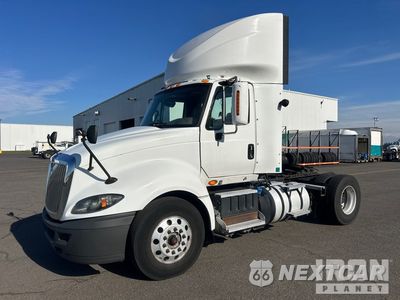 2015 International La 687 2015 International LA687 4x2 S/A Day Cab Truck Tractor 1HSDGAPN8FH657523 - główne zdjęcie licytacji z USA - miniatura
