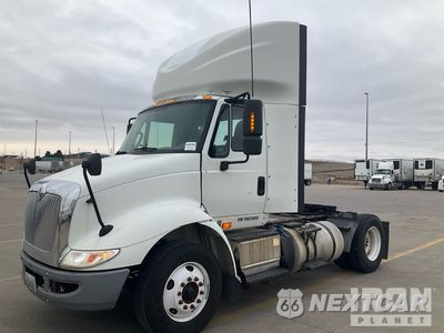 2015 International 8600 2015 International 8600 4x2 S/A Day Cab Truck Tractor 1HSHWSNN9FH625645 - główne zdjęcie licytacji z USA - miniatura