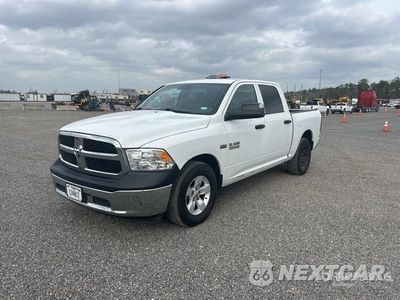 2017 Ram 1500 2017 Ram 1500 4x2 Crew Cab Pickup 1C6RR6KT2HS786088 - główne zdjęcie licytacji z USA - miniatura