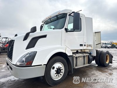 2016 Volvo Vnl 2016 Volvo VNL 4x2 S/A Day Cab Truck Tractor 4V4N39TG5GN965674 - główne zdjęcie licytacji z USA - miniatura