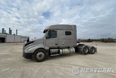 2020 Volvo Vnl 2020 Volvo VNL 6x2 T/A Sleeper Truck Tractor 4V4NB9EH9LN269614 - główne zdjęcie licytacji z USA - miniatura
