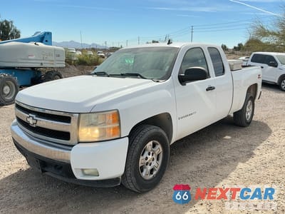 2007 Chevrolet 1500 2007 Chevrolet 1500 Silverado 4x4 Extended Cab Pickup 1GCEK19007Z638716 - główne zdjęcie licytacji z USA - miniatura