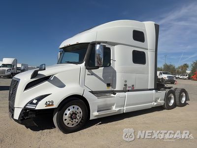 2018 Volvo Vnl 860 2018 Volvo VNL860 6x4 T/A Sleeper Truck Tractor 4V4NC9EH5JN898085 - główne zdjęcie licytacji z USA - miniatura