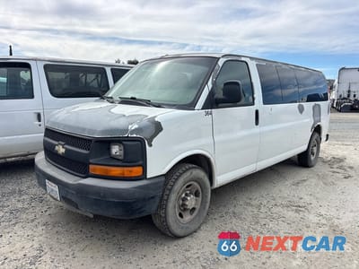 2010 Chevrolet Express 3500 2010 Chevrolet Express 3500 11 Passenger Van 1GA2GZDG0A1170816 - główne zdjęcie licytacji z USA - miniatura