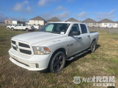 2017 Ram 1500 2017 Ram 1500 4x2 Crew Cab Pickup 3C6RR6KT4HG555734 - główne zdjęcie licytacji z USA - miniatura