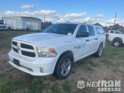 2017 Ram 1500 2017 Ram 1500 4x2 Crew Cab Pickup 1C6RR6KTXHS693495 - główne zdjęcie licytacji z USA - miniatura
