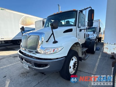 2007 International 4400 2007 International 4400 4x2 S/A Day Cab Truck Tractor 1HSMKAAN87H410429 - główne zdjęcie licytacji z USA - miniatura