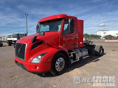 2021 Volvo 2021 Volvo VNR 6X2 T/A Day Cab Truck Tractor 4V4WB9DH9MN278286 - główne zdjęcie licytacji z USA - miniatura