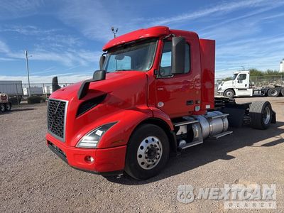 2021 Volvo Vnr 2021 Volvo VNR 6X2 T/A Day Cab Truck Tractor 4V4WB9DH6MN284059 - główne zdjęcie licytacji z USA - miniatura