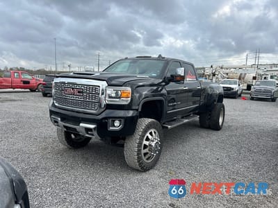 2017 GMC Sierra 3500 Hd 2017 GMC Sierra 3500HD Denali Denial HD 4x4 Crew Cab Pickup (Inoperable) 1GT42YEY0HF243289 - główne zdjęcie licytacji z USA - miniatura