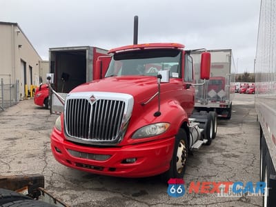 2010 International Prostar 2010 International PROSTAR 6x4 T/A Sleeper Truck Tractor (Inoperable) 2HSCUAPR6AC169632 - główne zdjęcie licytacji z USA - miniatura