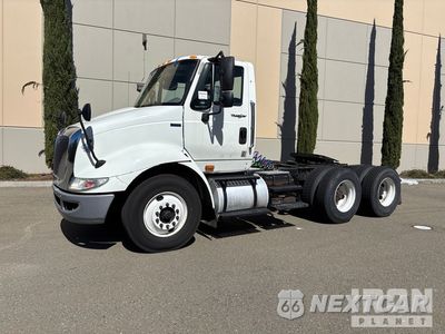 2013 International 8600 2013 International 8600 6x4 T/A Day Cab Truck Tractor 1HSHXSJR0DH241384 - główne zdjęcie licytacji z USA - miniatura