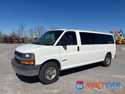 2004 Chevrolet Express 3500 2004 Chevrolet Express 3500 14 Passenger Van 1GAHG39UX41207641 - główne zdjęcie licytacji z USA - miniatura