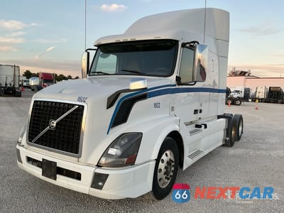 2016 Volvo Vnl 630 2016 Volvo VNL630 6x4 T/A Sleeper Truck Tractor 4V4NC9EH2GN938258 - główne zdjęcie licytacji z USA - miniatura